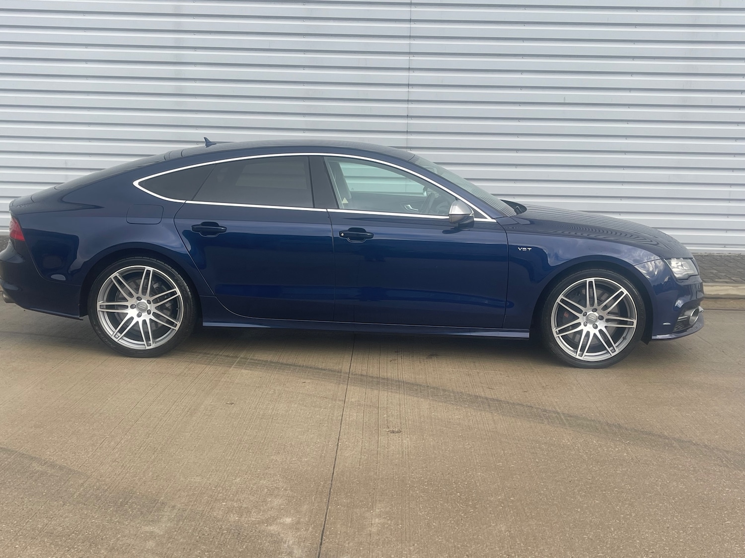 Used Audi A7 2013 for sale - 76625735: Photo 2