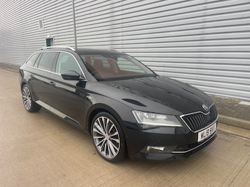 2019 (19) - 2.0 TSI Laurin & Klement Estate 5dr Petrol DSG 4WD Euro 6 (s/s) (272 ps)