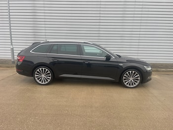 Used Skoda Superb 2019 for sale - 77171402: Photo