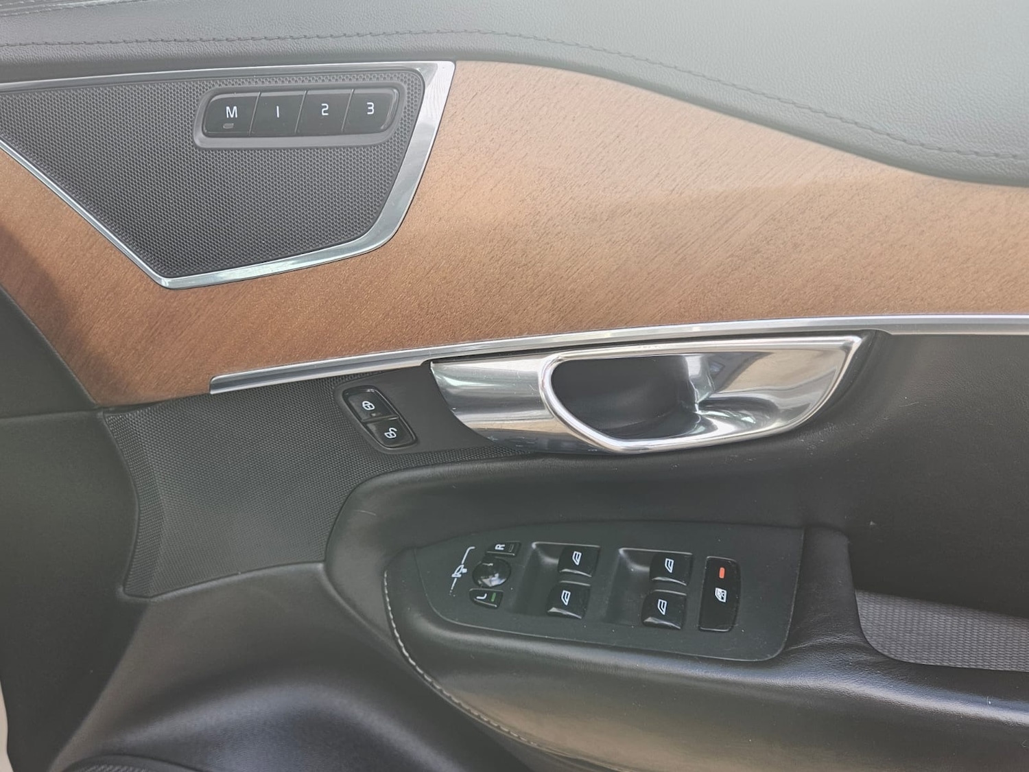 Used Volvo XC90 2015 for sale - 76798677: Photo 37