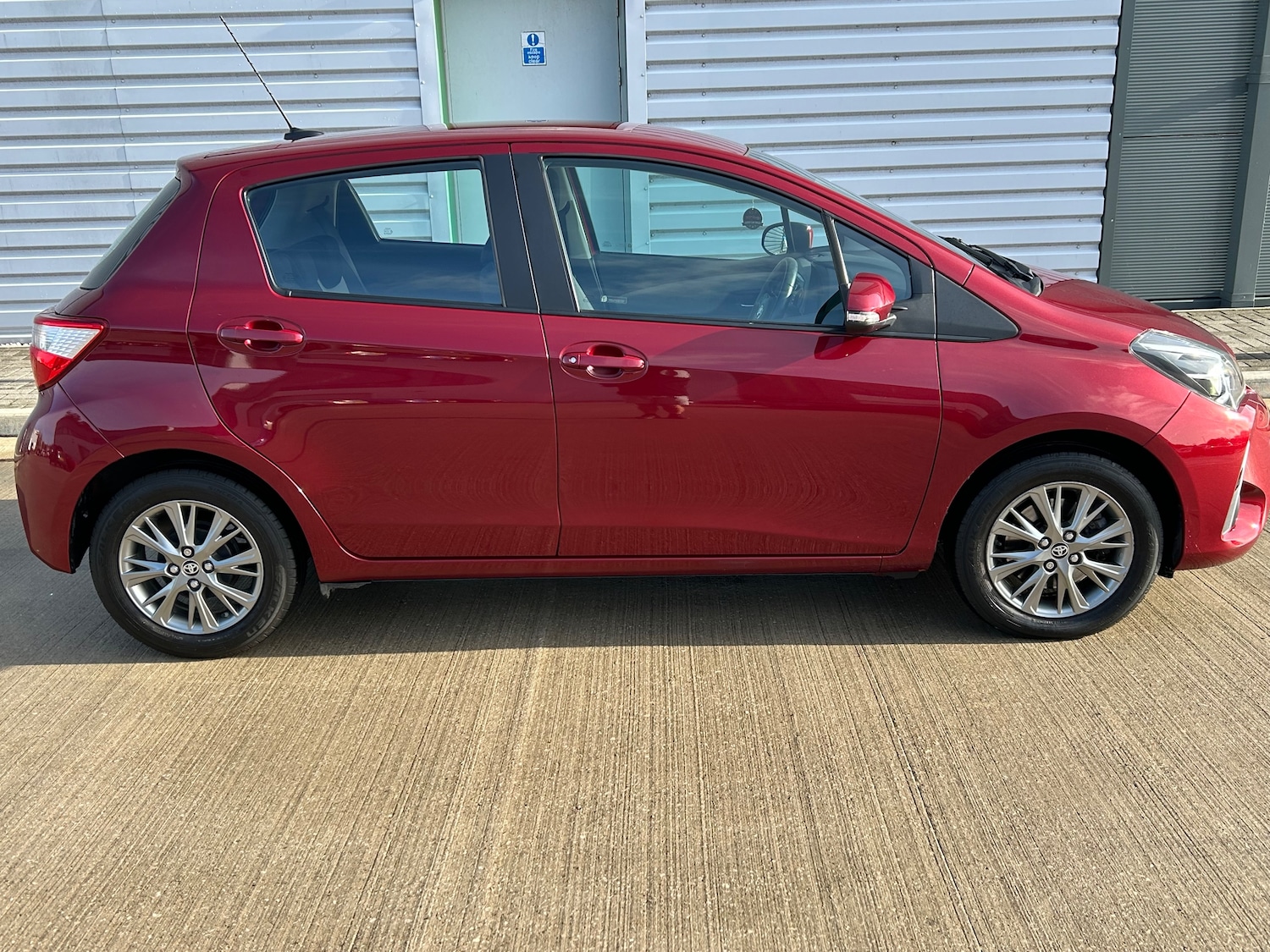 Used Toyota Yaris 2018 for sale - 76395587: Photo 3