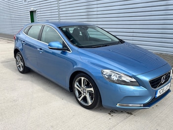 Used Volvo V40 2016 for sale - 77974077: Photo