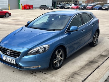 Used Volvo V40 2016 for sale - 77974077: Photo
