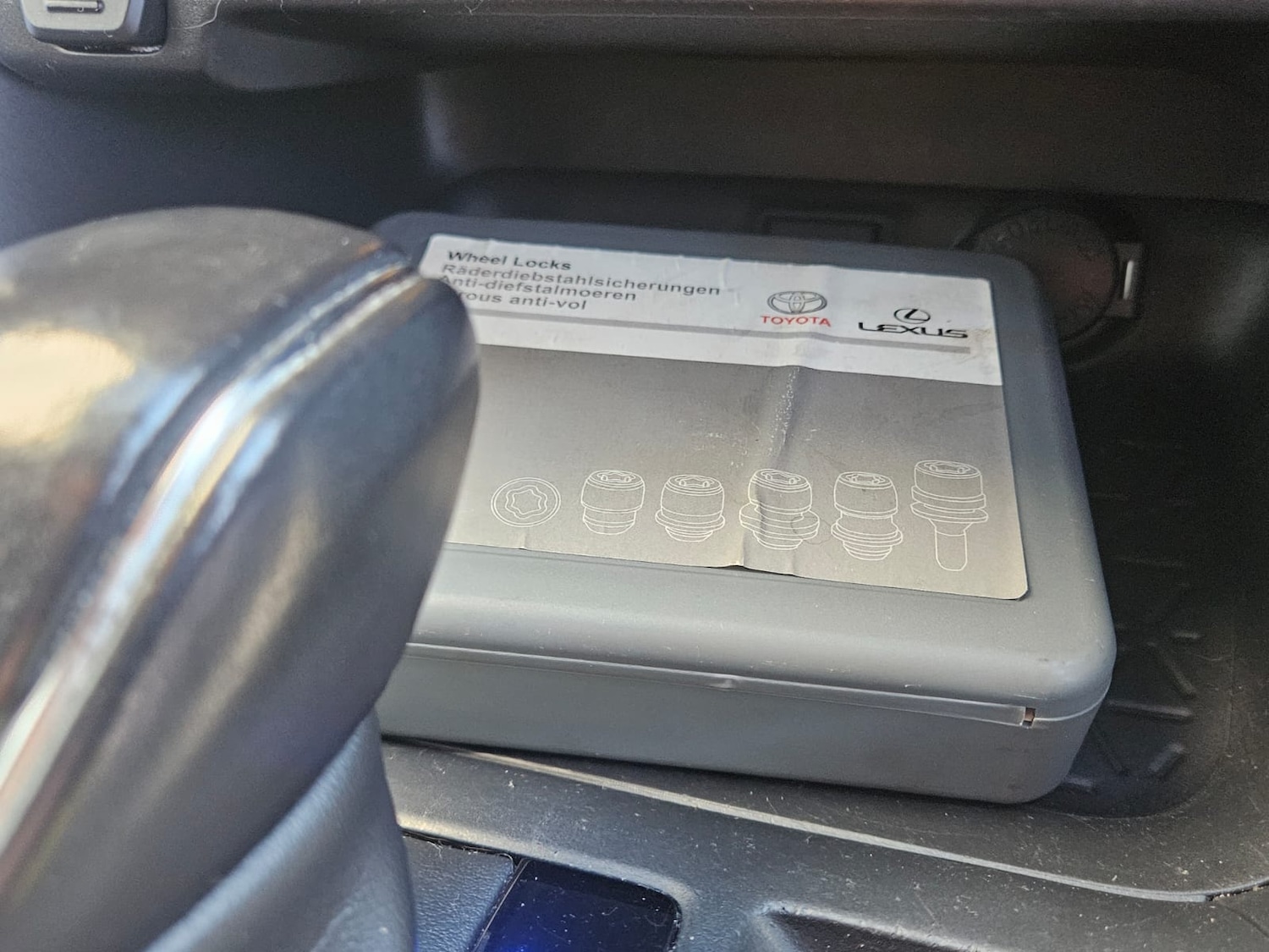 Used Toyota RAV4 2019 for sale - 76972930: Photo 11