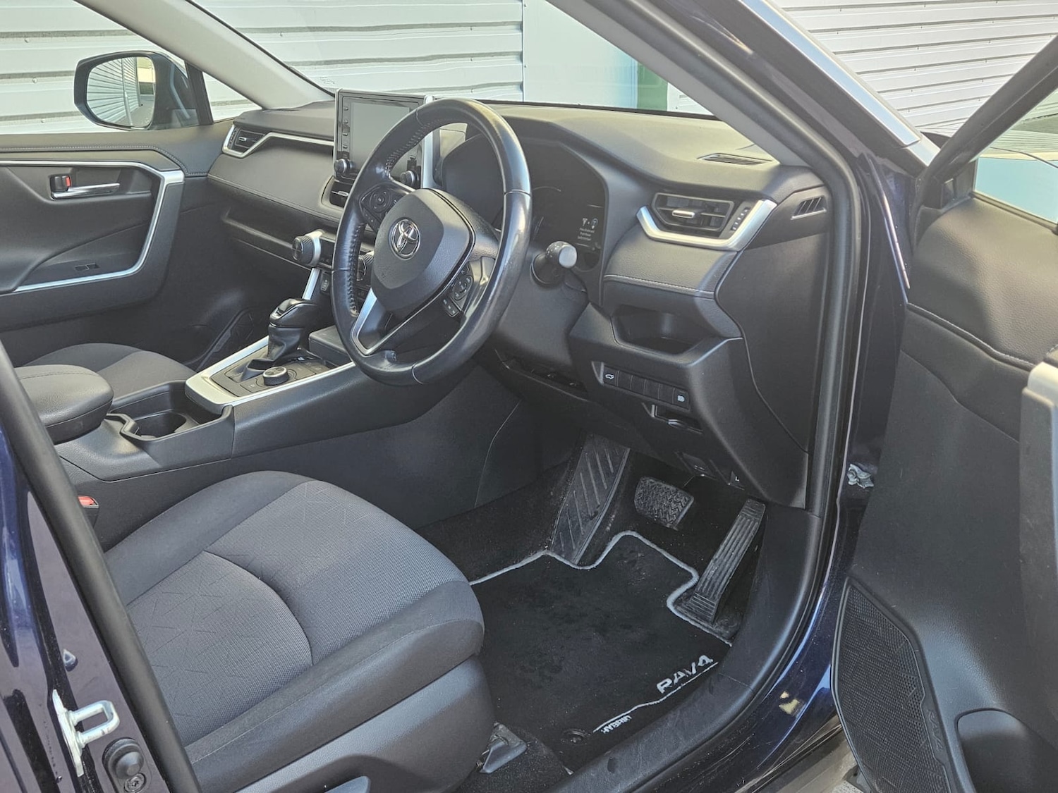 Used Toyota RAV4 2019 for sale - 76972930: Photo 15