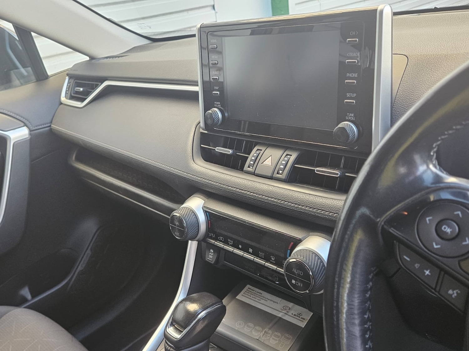 Used Toyota RAV4 2019 for sale - 76972930: Photo 16