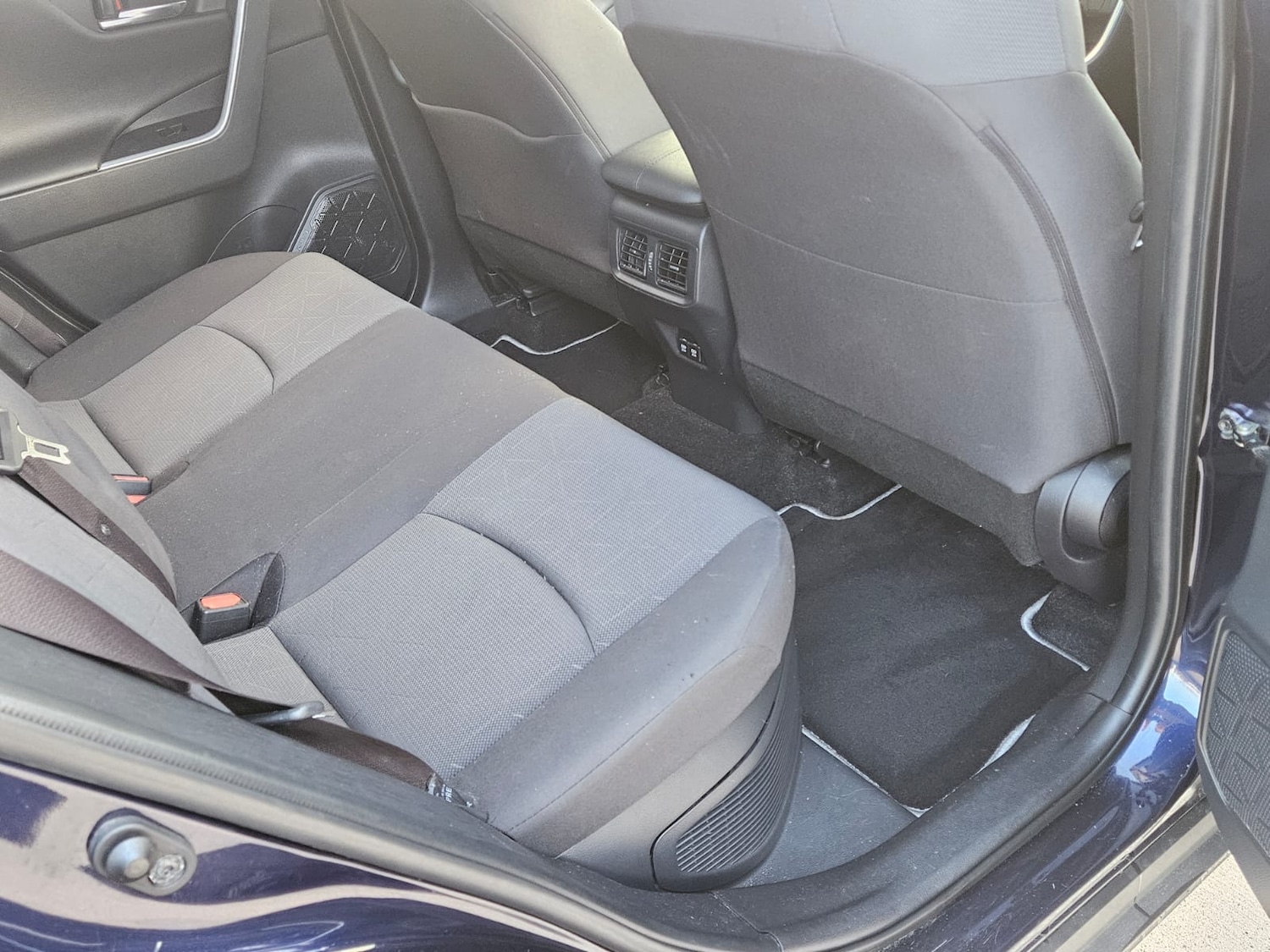 Used Toyota RAV4 2019 for sale - 76972930: Photo 24