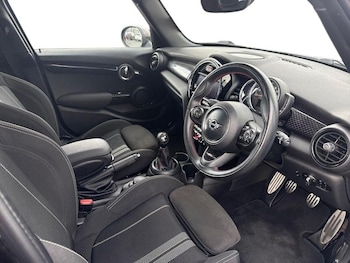 Used MINI Hatch 2018 for sale - 78215584: Photo