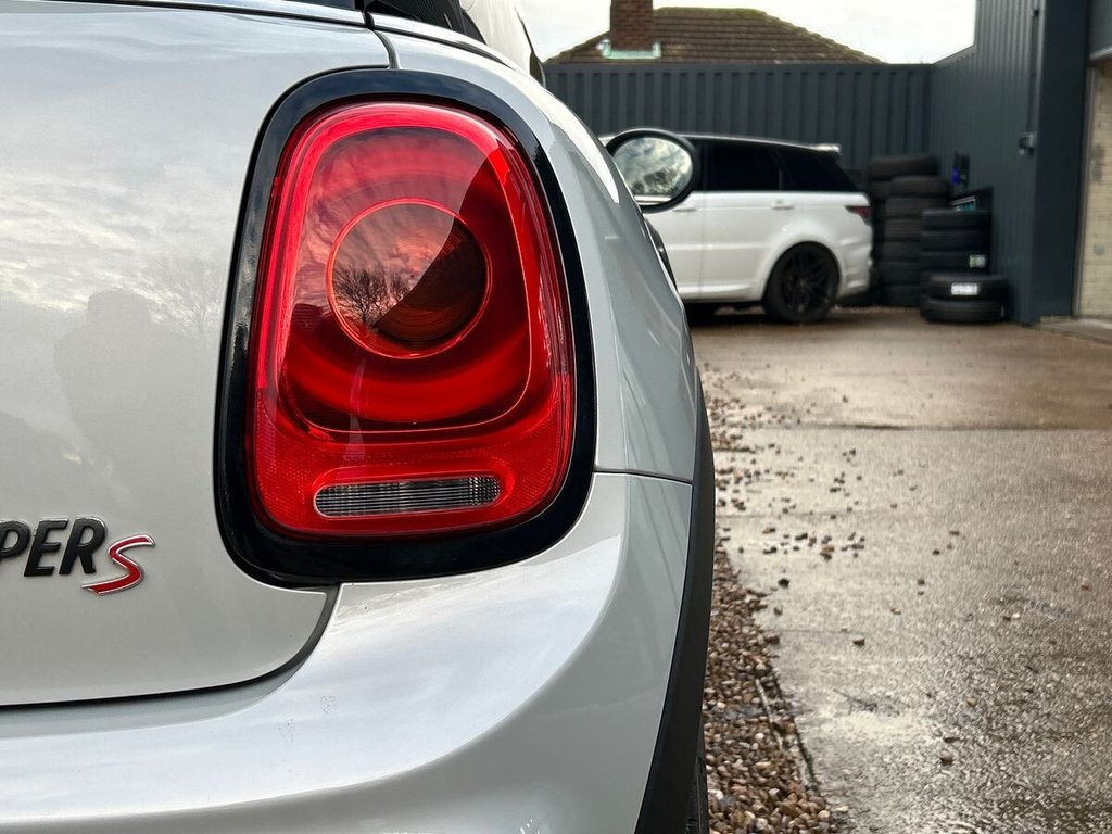 Used MINI Hatch 2018 for sale - 76698734: Photo 12