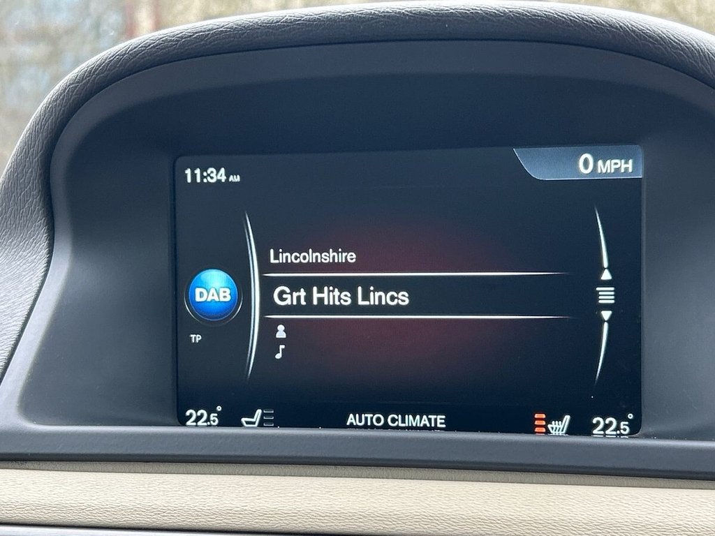 Used Volvo XC70 2015 for sale - 77631655: Photo 29