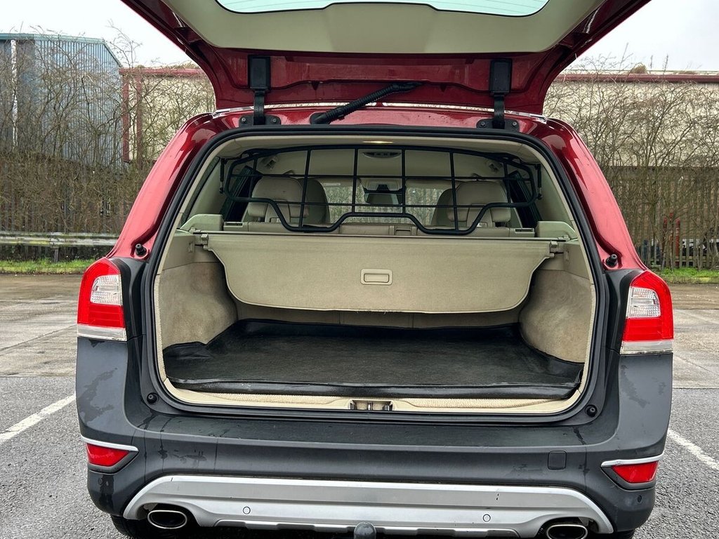 Used Volvo XC70 2015 for sale - 77631655: Photo 31