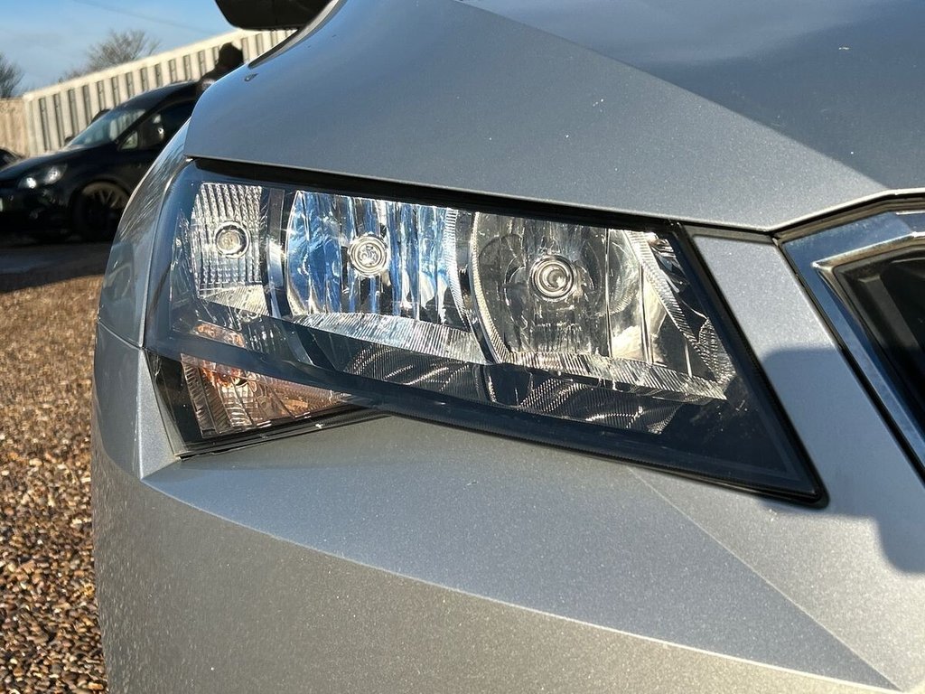 Used Skoda Superb 2017 for sale - 76590743: Photo 9