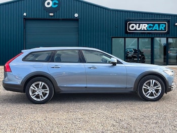 Used Volvo V90 Cross Country 2019 for sale - 78145210: Photo