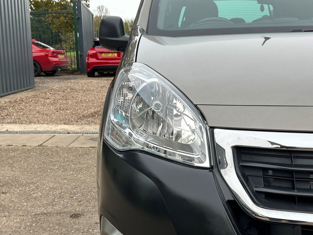 Used Peugeot Partner Tepee 2017 for sale - 76654708: Photo 11