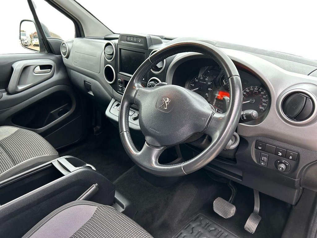 Used Peugeot Partner Tepee 2017 for sale - 76654708: Photo 19