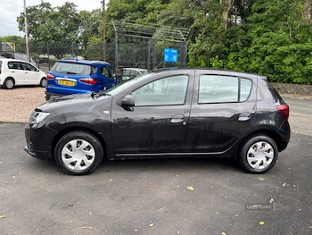 Used Dacia Sandero 2018 for sale - 79085775: Photo