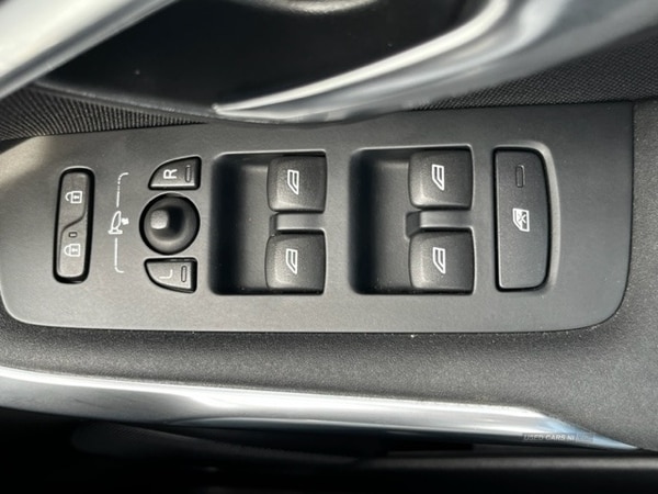 Used Volvo V40 2016 for sale - 74522309: Photo 16
