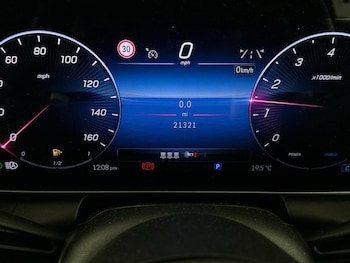 Used Mercedes-Benz GLC 2024 for sale - 75987691: Photo 3