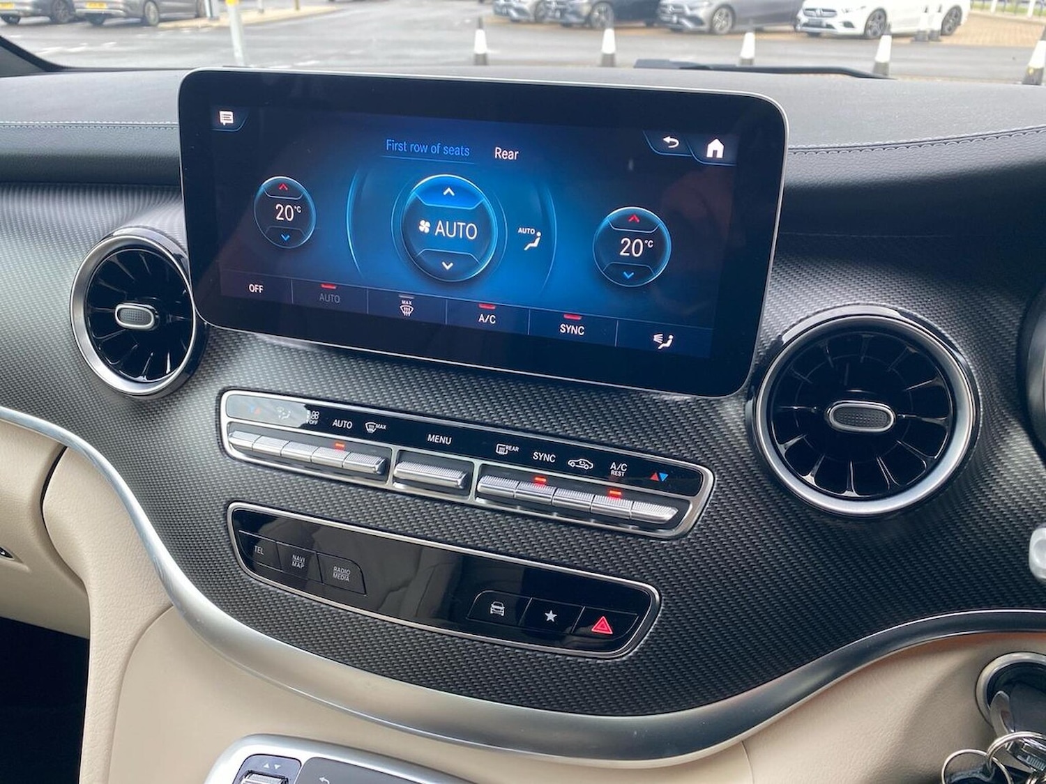 Used Mercedes-Benz V-Class 2023 for sale - 76832021: Photo 12