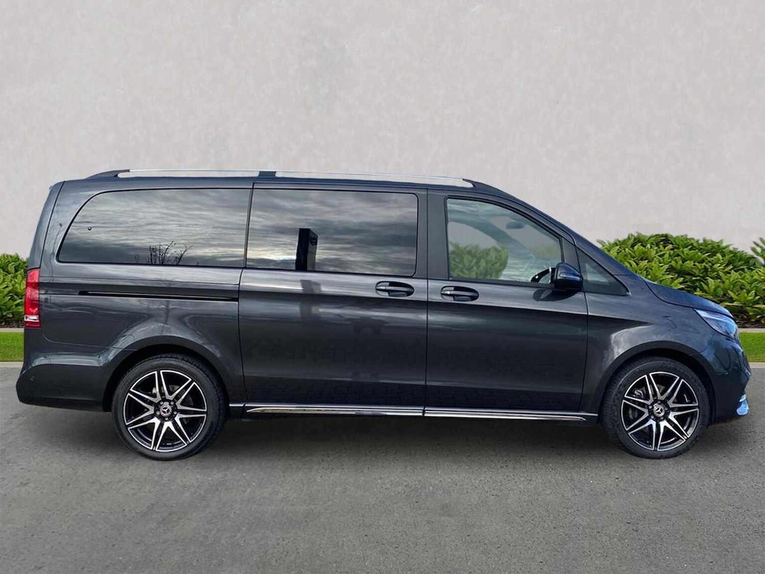 Used Mercedes-Benz V-Class 2023 for sale - 76832021: Photo 3