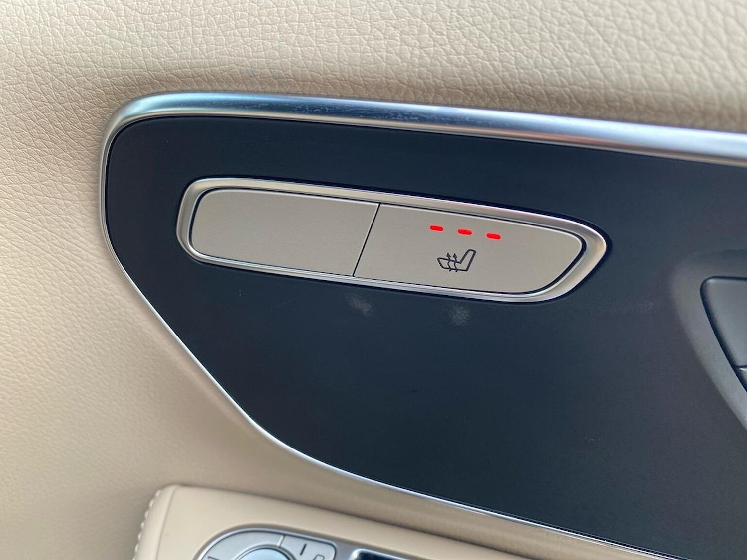 Used Mercedes-Benz V-Class 2023 for sale - 76832021: Photo 30