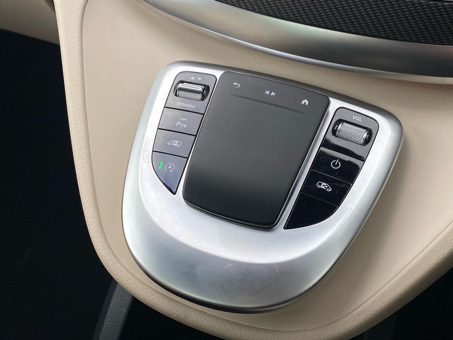 Used Mercedes-Benz V-Class 2023 for sale - 76832021: Photo 32