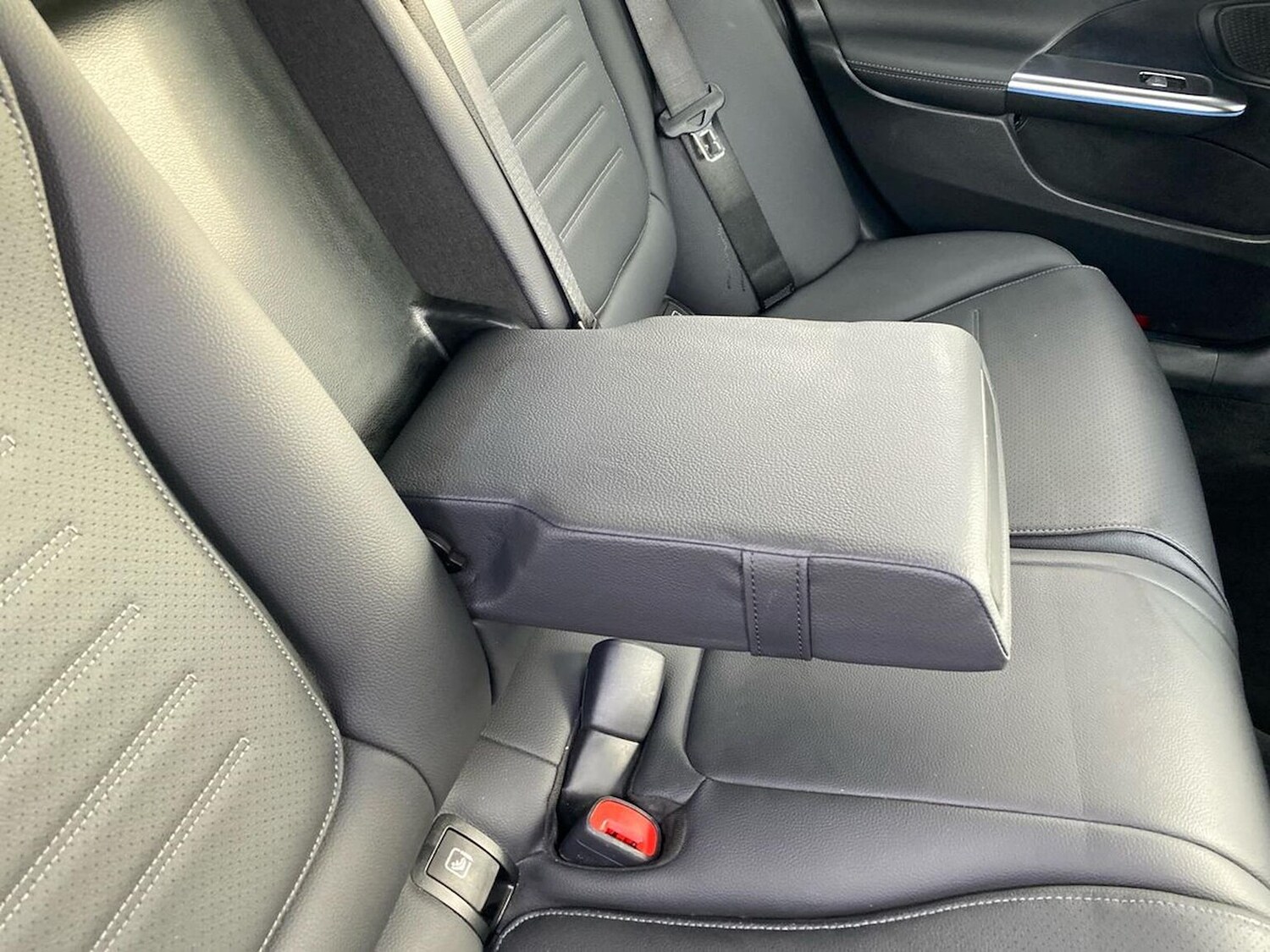 Used Mercedes-Benz C Class 2024 for sale - 76555423: Photo 40