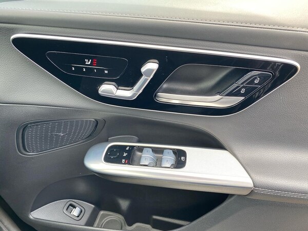 Used Mercedes-Benz GLC 2023 for sale - 75668120: Photo 30