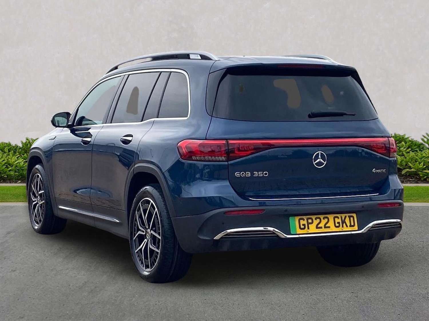Used Mercedes-Benz EQB 2022 for sale - 76353619: Photo 2