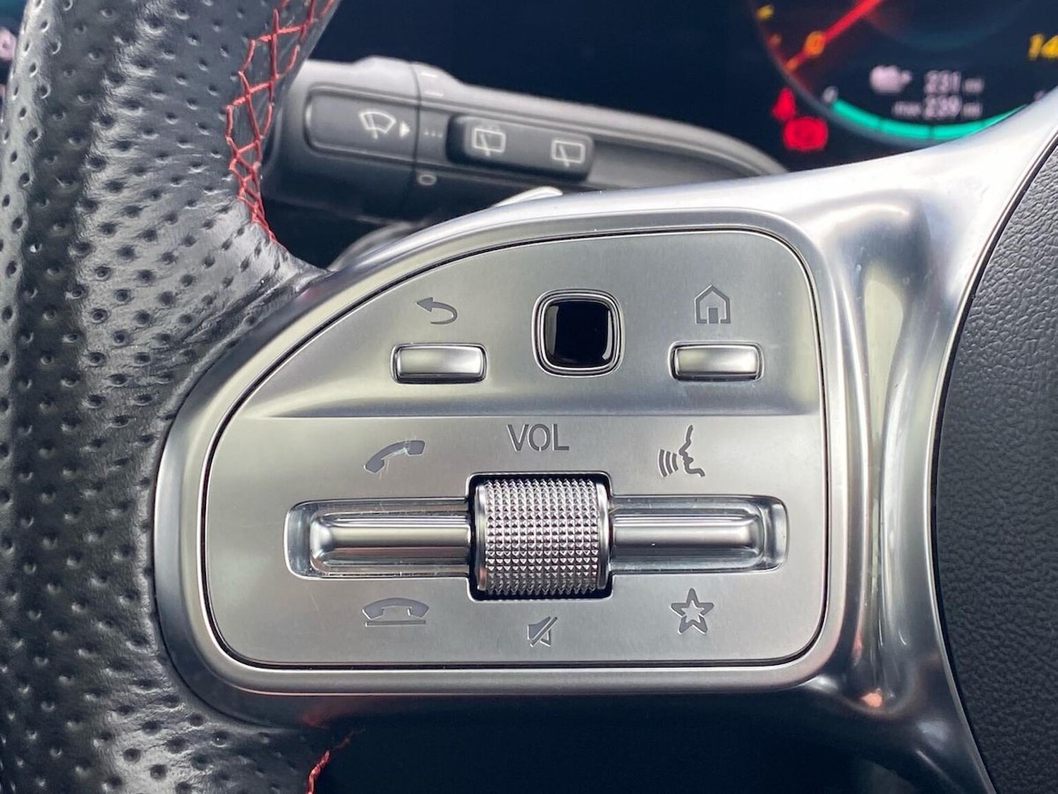 Used Mercedes-Benz EQB 2022 for sale - 76353619: Photo 26