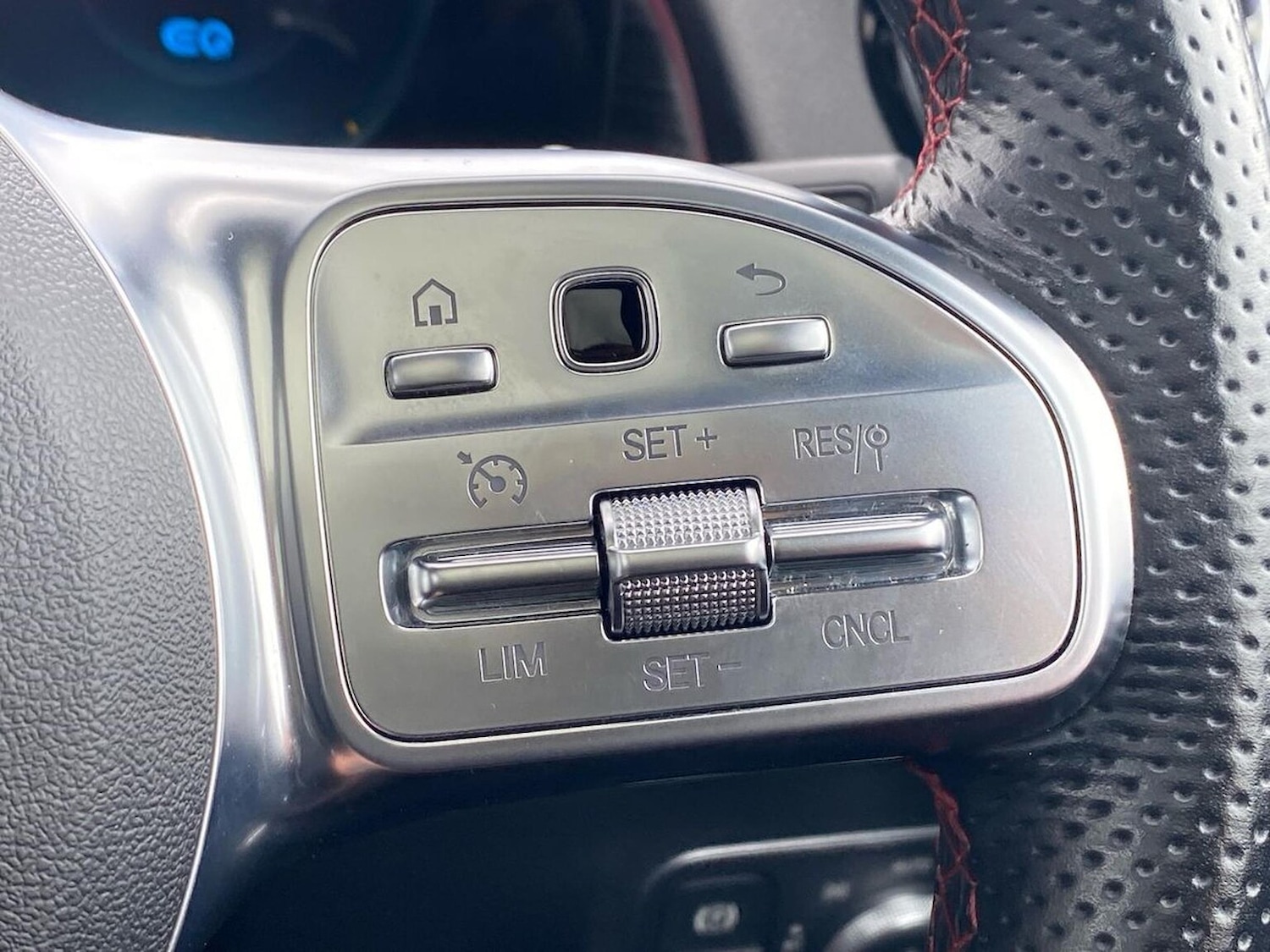 Used Mercedes-Benz EQB 2022 for sale - 76353619: Photo 27
