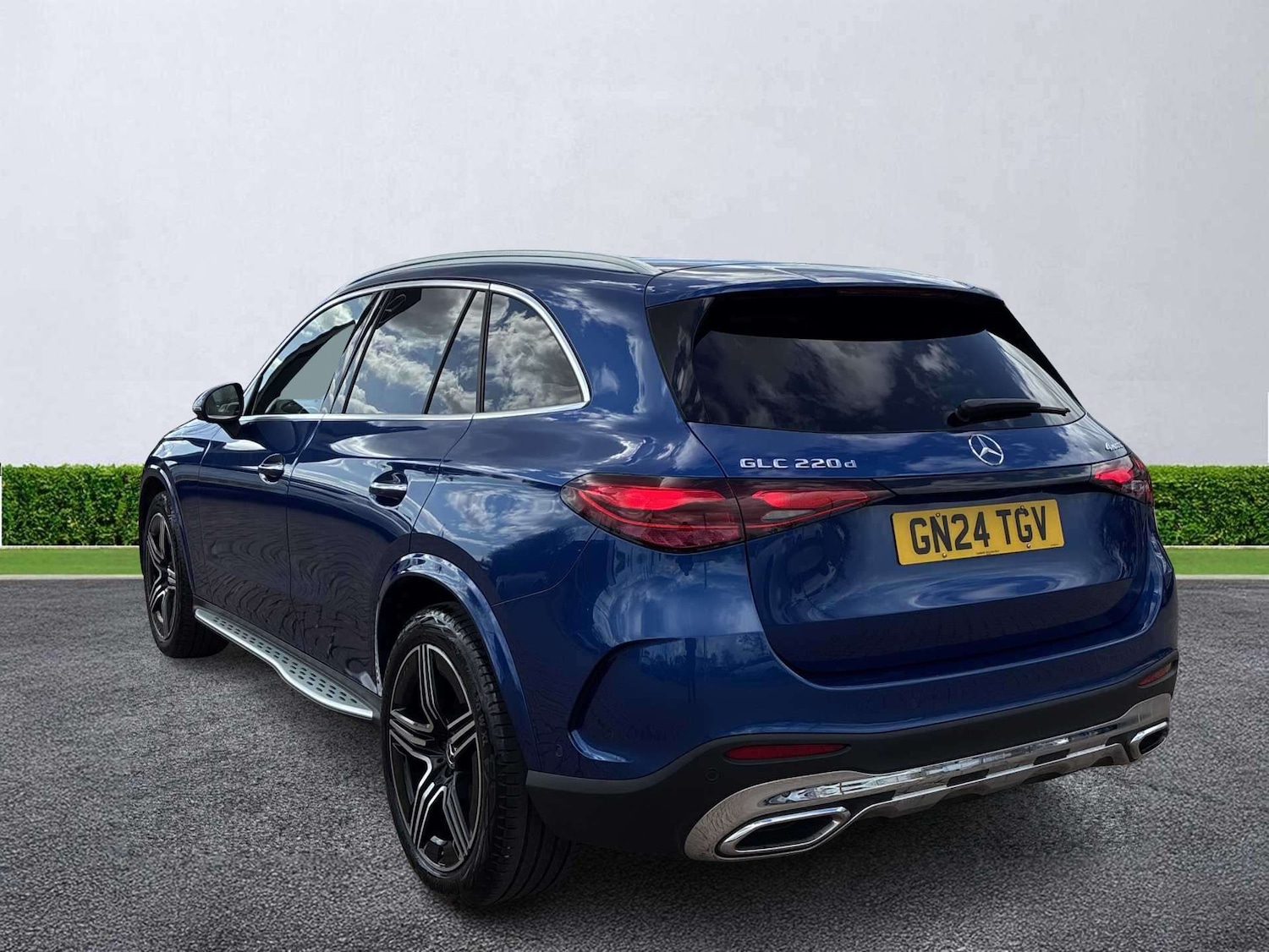 Used Mercedes-Benz GLC 2024 for sale - 78193835: Photo 2