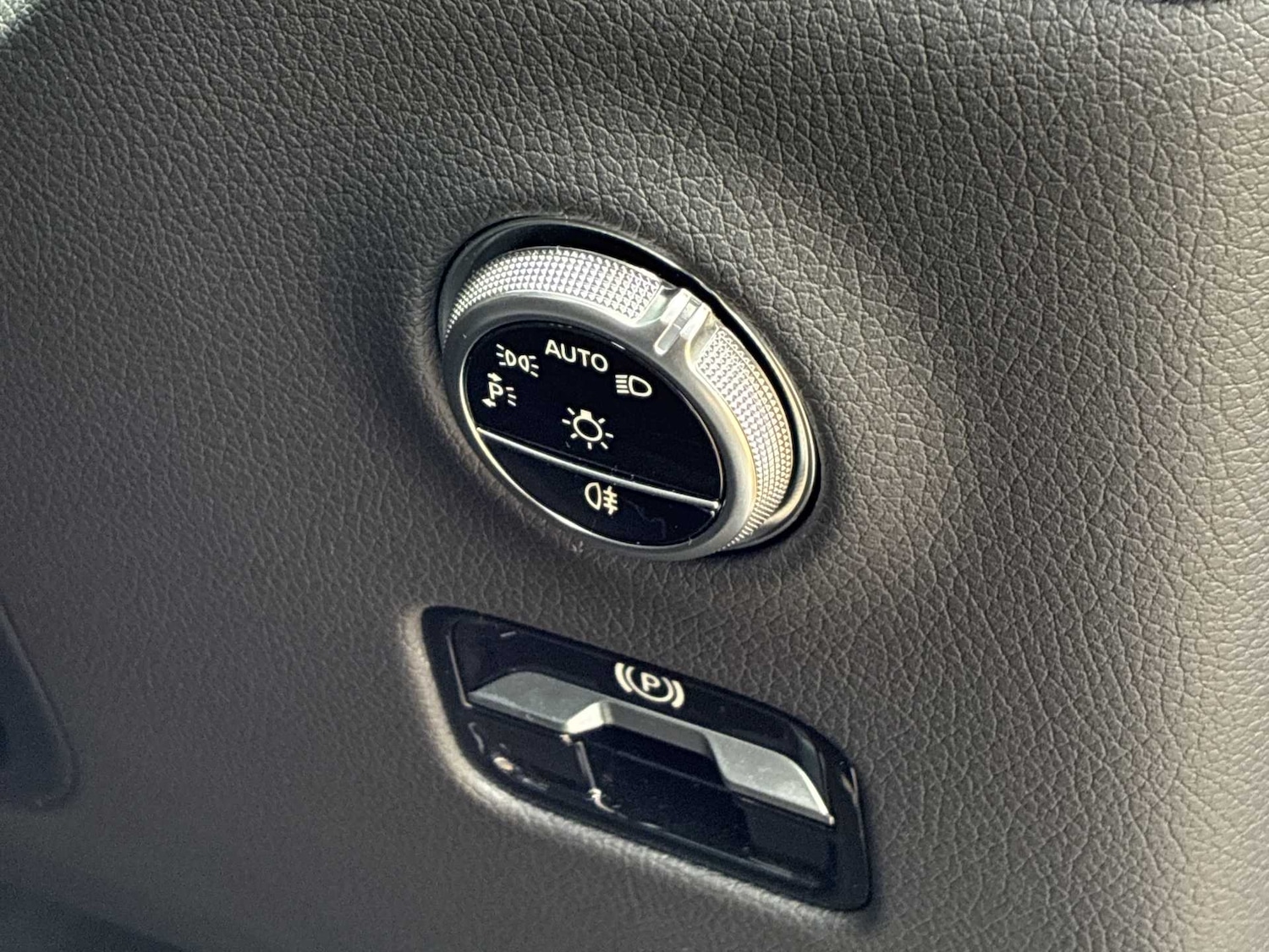 Used Mercedes-Benz GLC 2024 for sale - 78193835: Photo 37