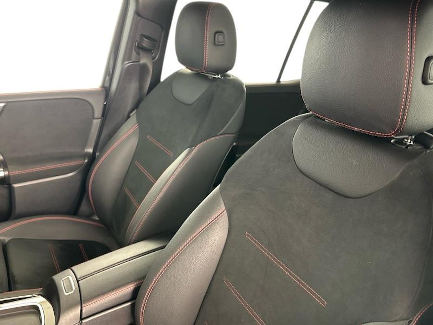 Used Mercedes-Benz GLB 2024 for sale - 76478214: Photo 6