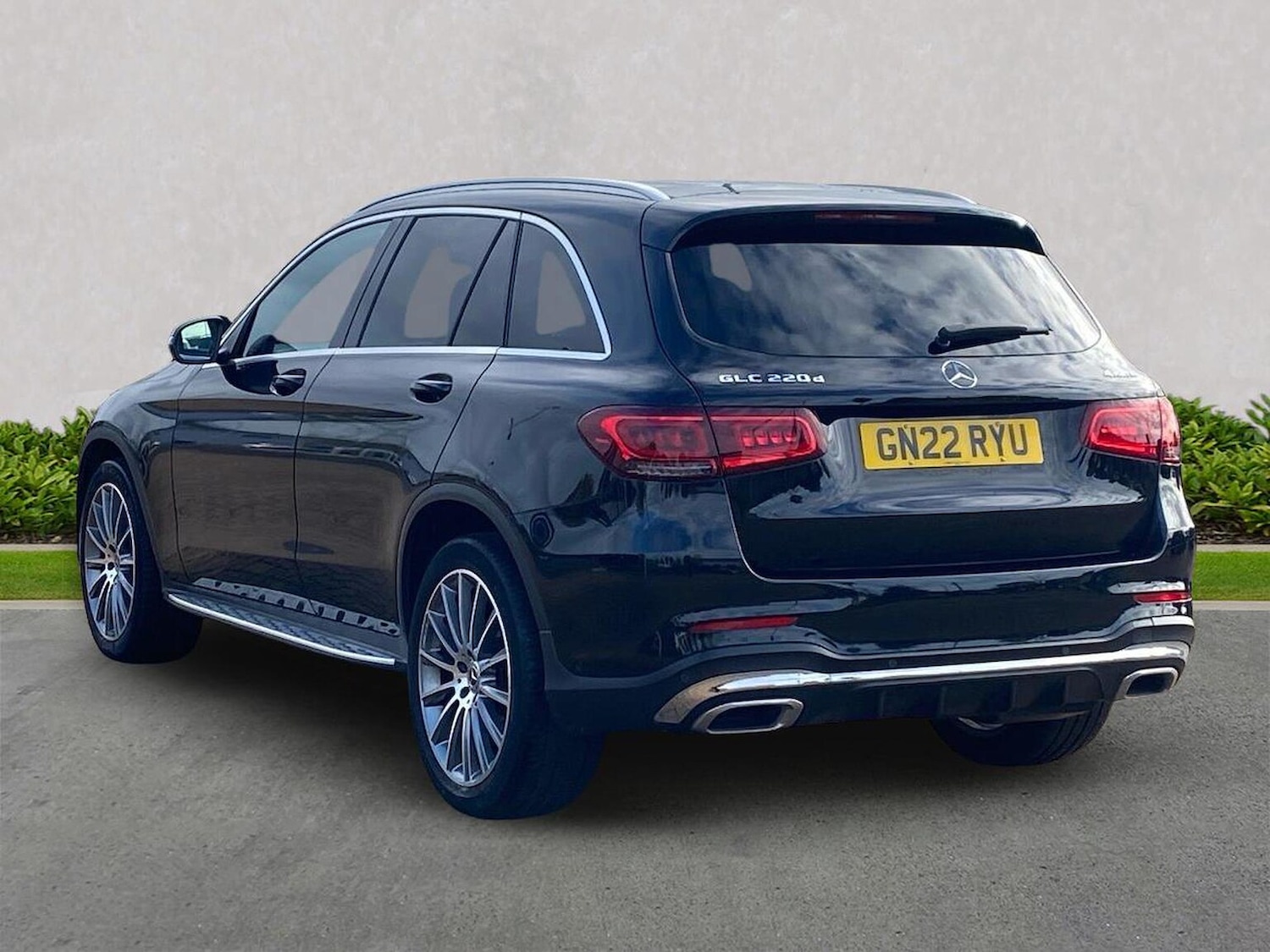 Used Mercedes-Benz GLC 2022 for sale - 76526124: Photo 2