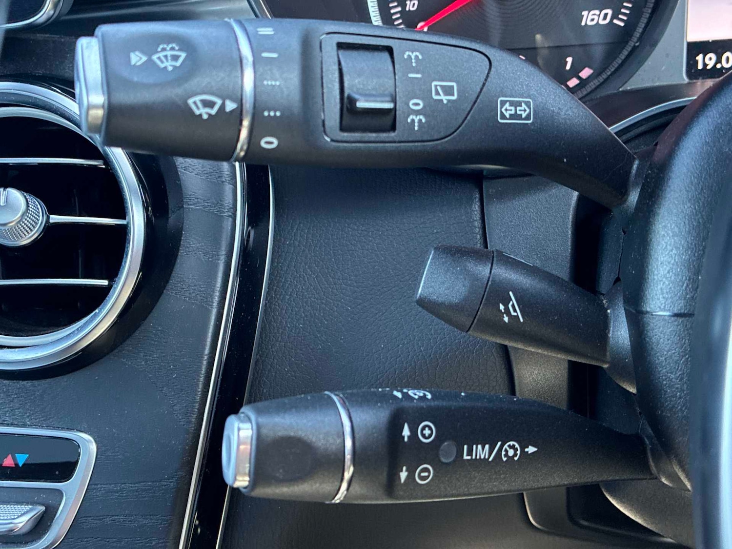 Used Mercedes-Benz GLC 2018 for sale - 78196374: Photo 27