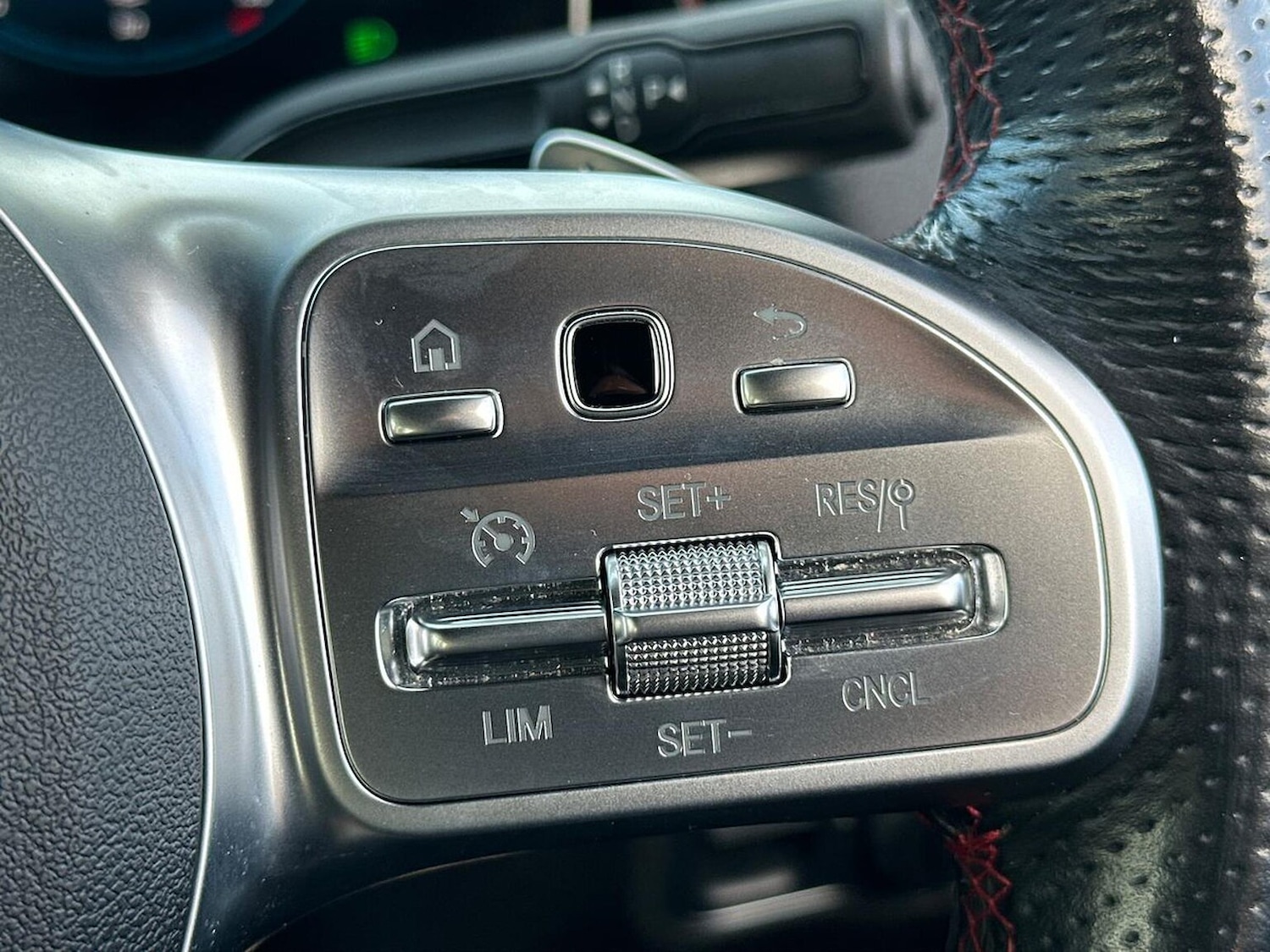 Used Mercedes-Benz GLB 2020 for sale - 76347067: Photo 27