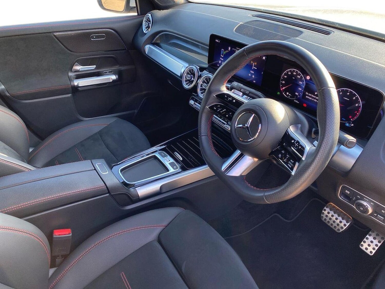 Used Mercedes-Benz GLB 2024 for sale - 76374351: Photo 15