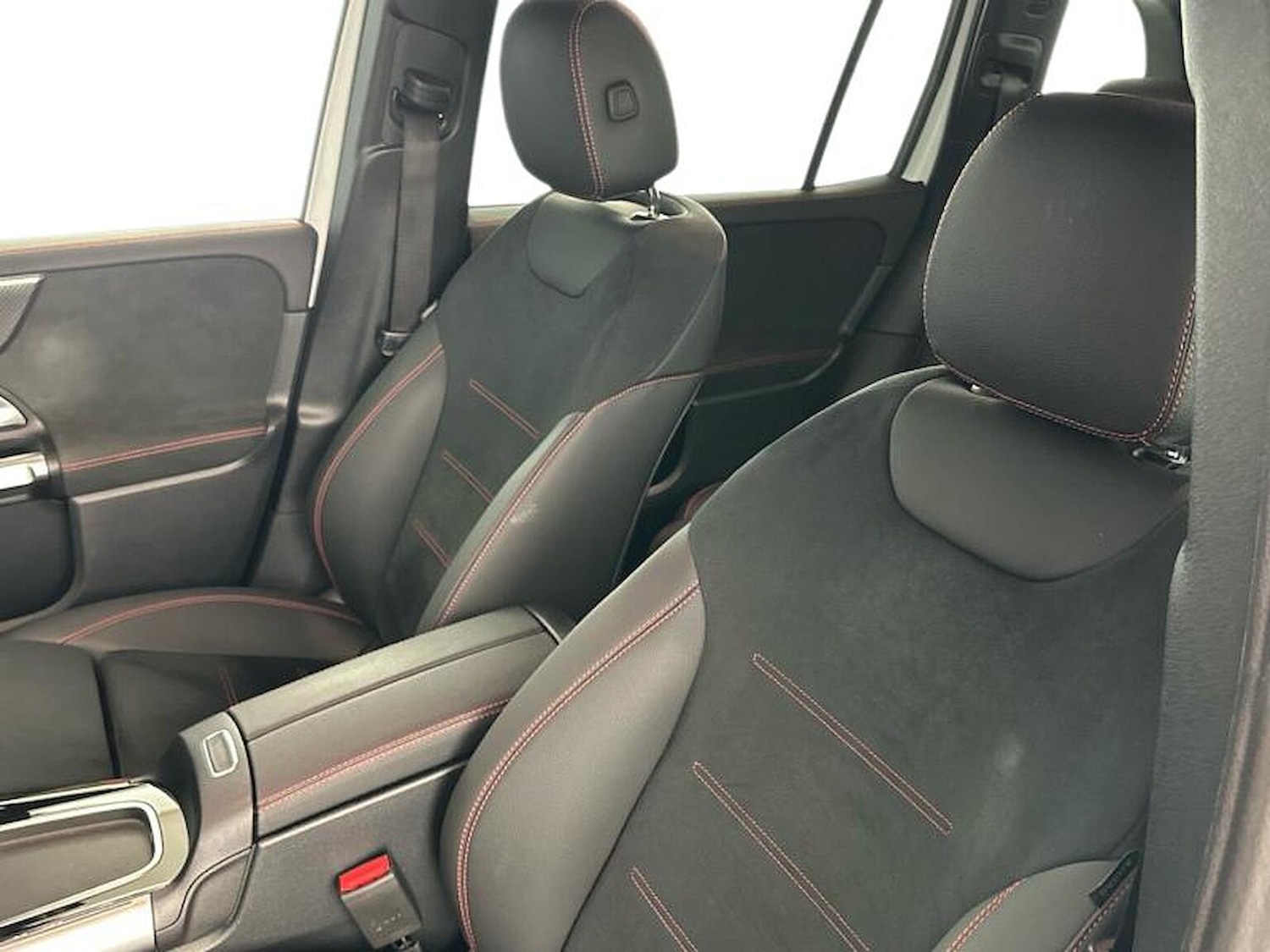 Used Mercedes-Benz GLB 2024 for sale - 76374351: Photo 7