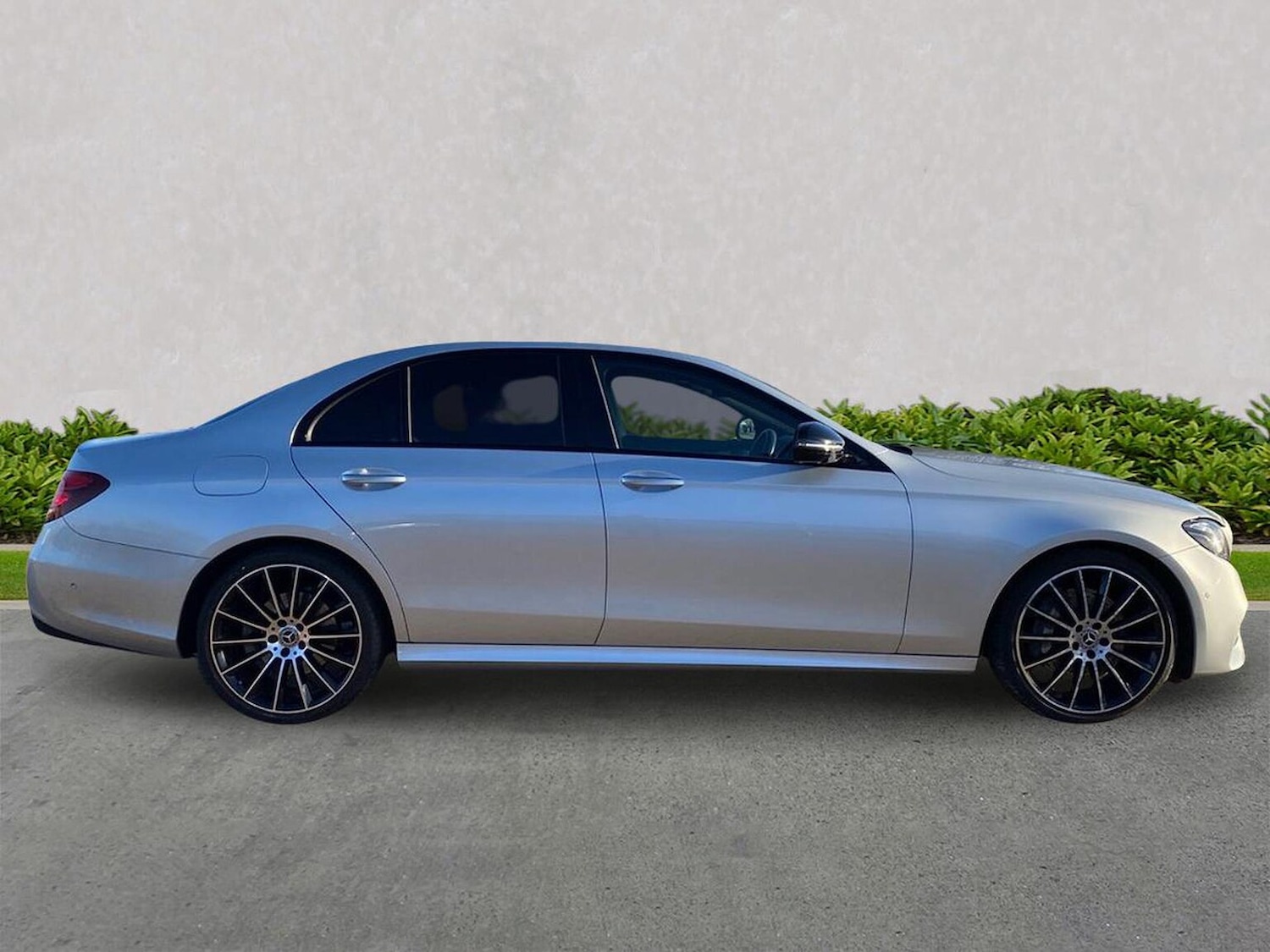 Used Mercedes-Benz E Class 2020 for sale - 77028106: Photo 3