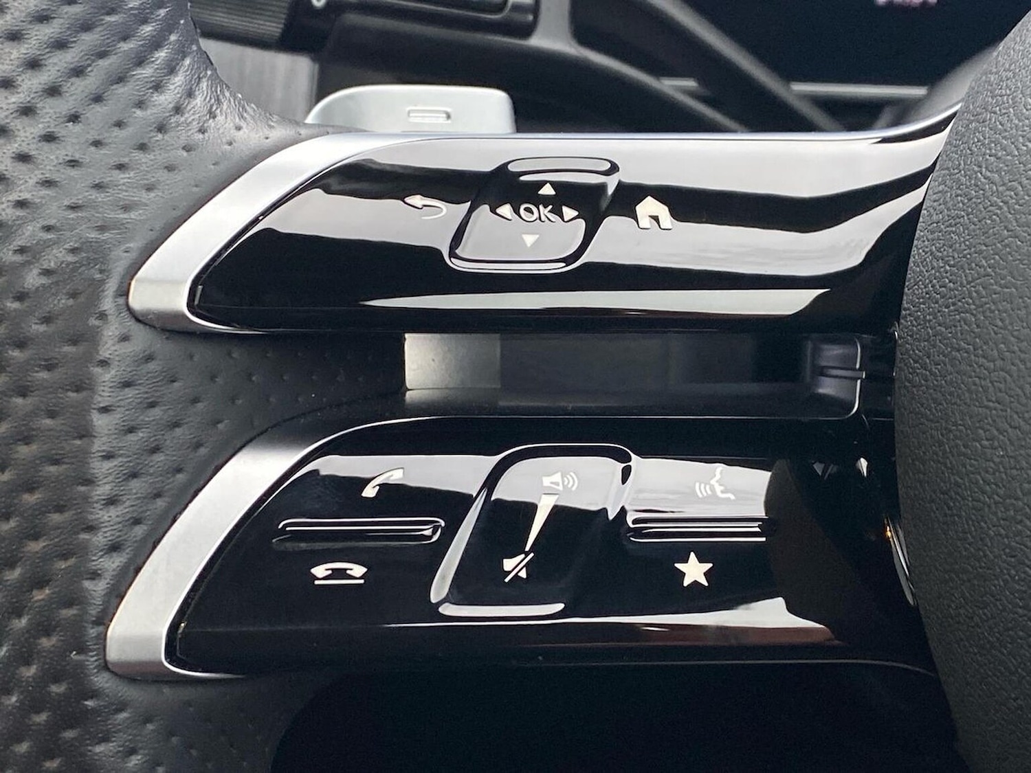 Used Mercedes-Benz GLC 2024 for sale - 77028104: Photo 26