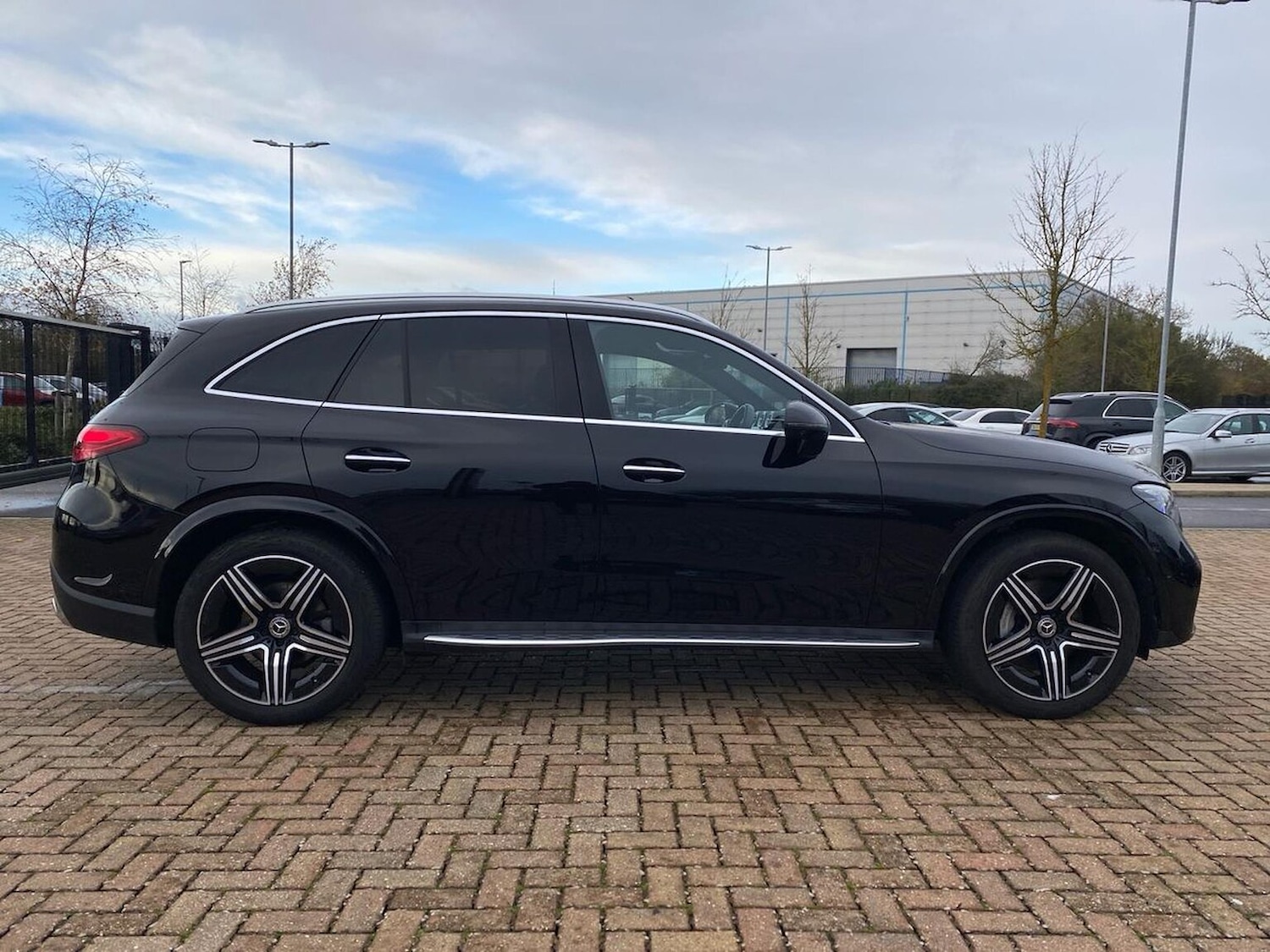 Used Mercedes-Benz GLC 2024 for sale - 77028104: Photo 3