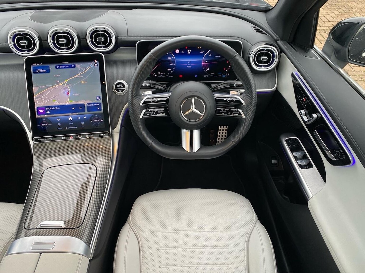 Used Mercedes-Benz GLC 2024 for sale - 77028104: Photo 9