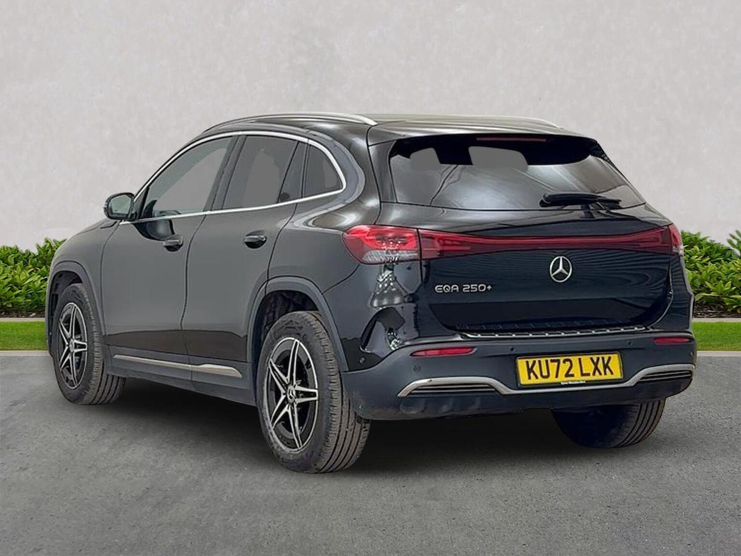 Used Mercedes-Benz EQA 2022 for sale - 76565476: Photo 2