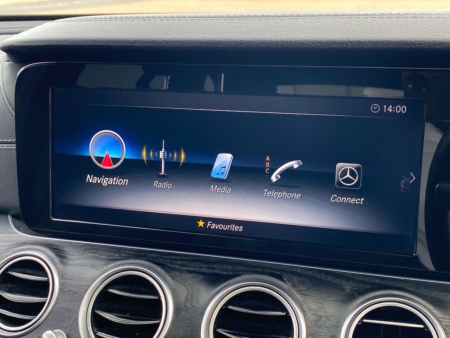 Used Mercedes-Benz E Class 2019 for sale - 76292970: Photo 11