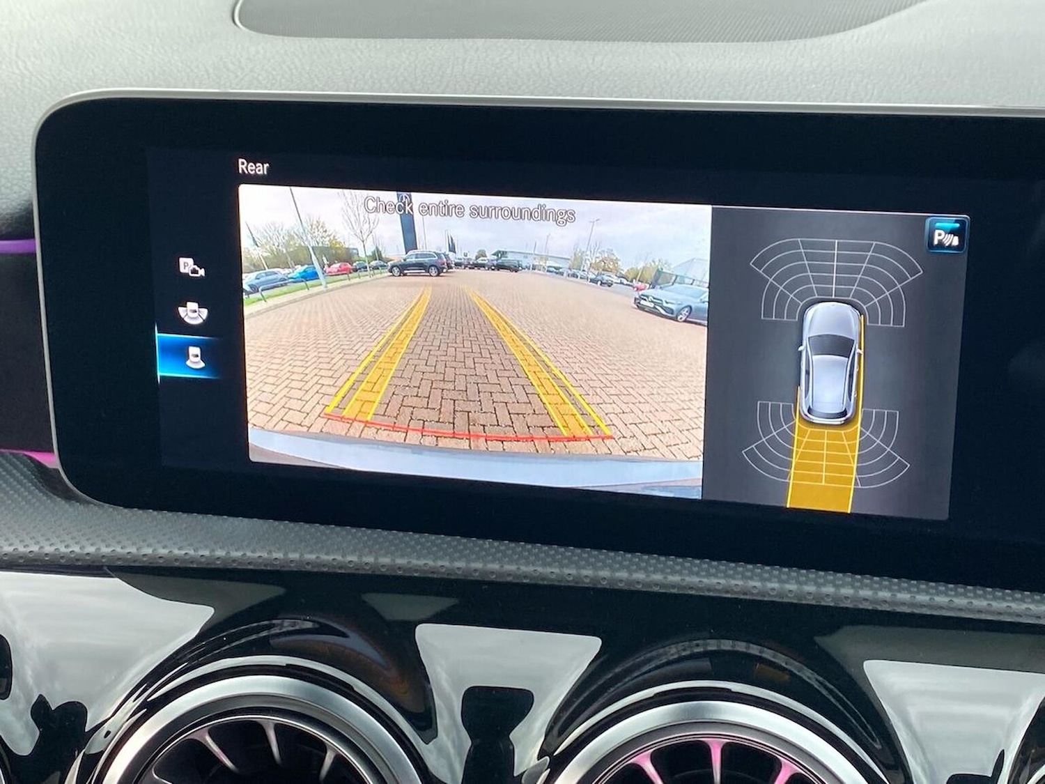 Used Mercedes-Benz A-Class 2018 for sale - 76536587: Photo 24