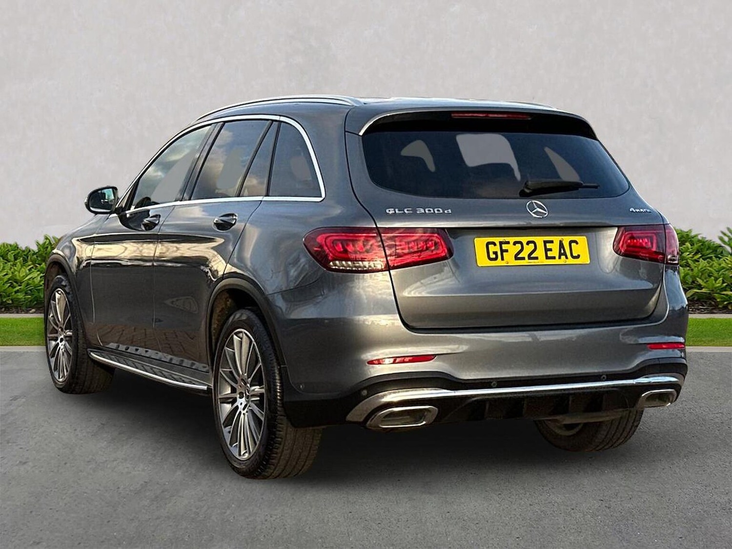 Used Mercedes-Benz GLC 2022 for sale - 76628090: Photo 2