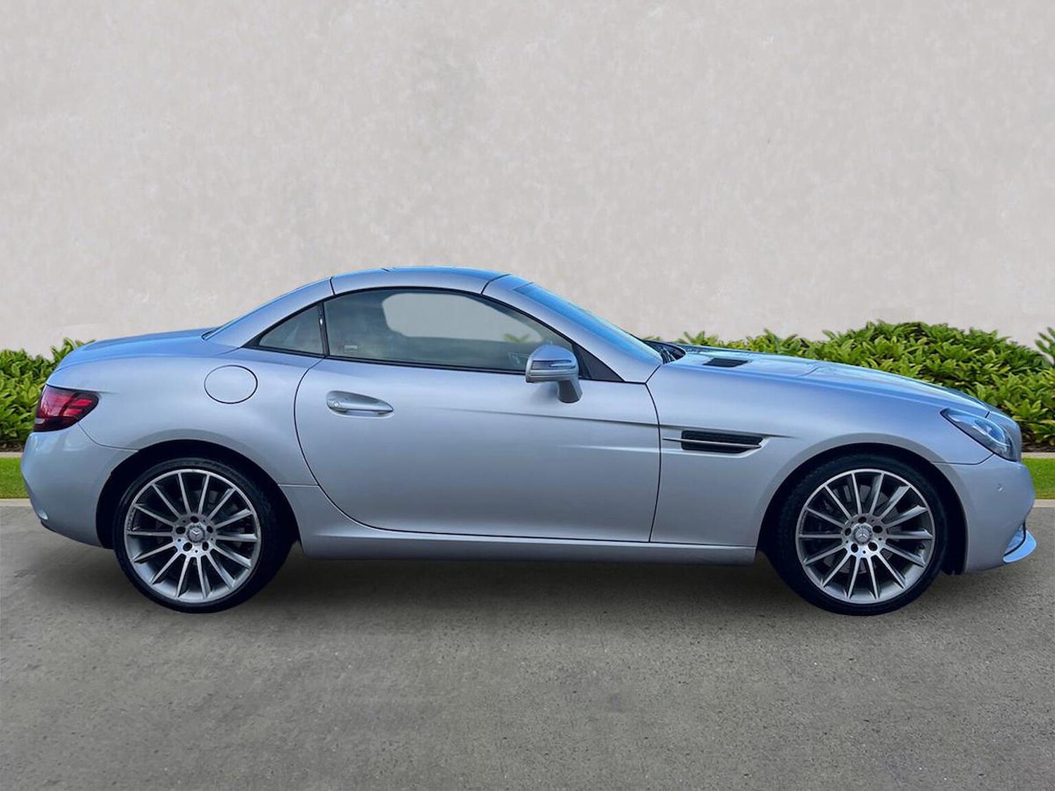 Used Mercedes-Benz SLC 2016 for sale - 77488884: Photo 3