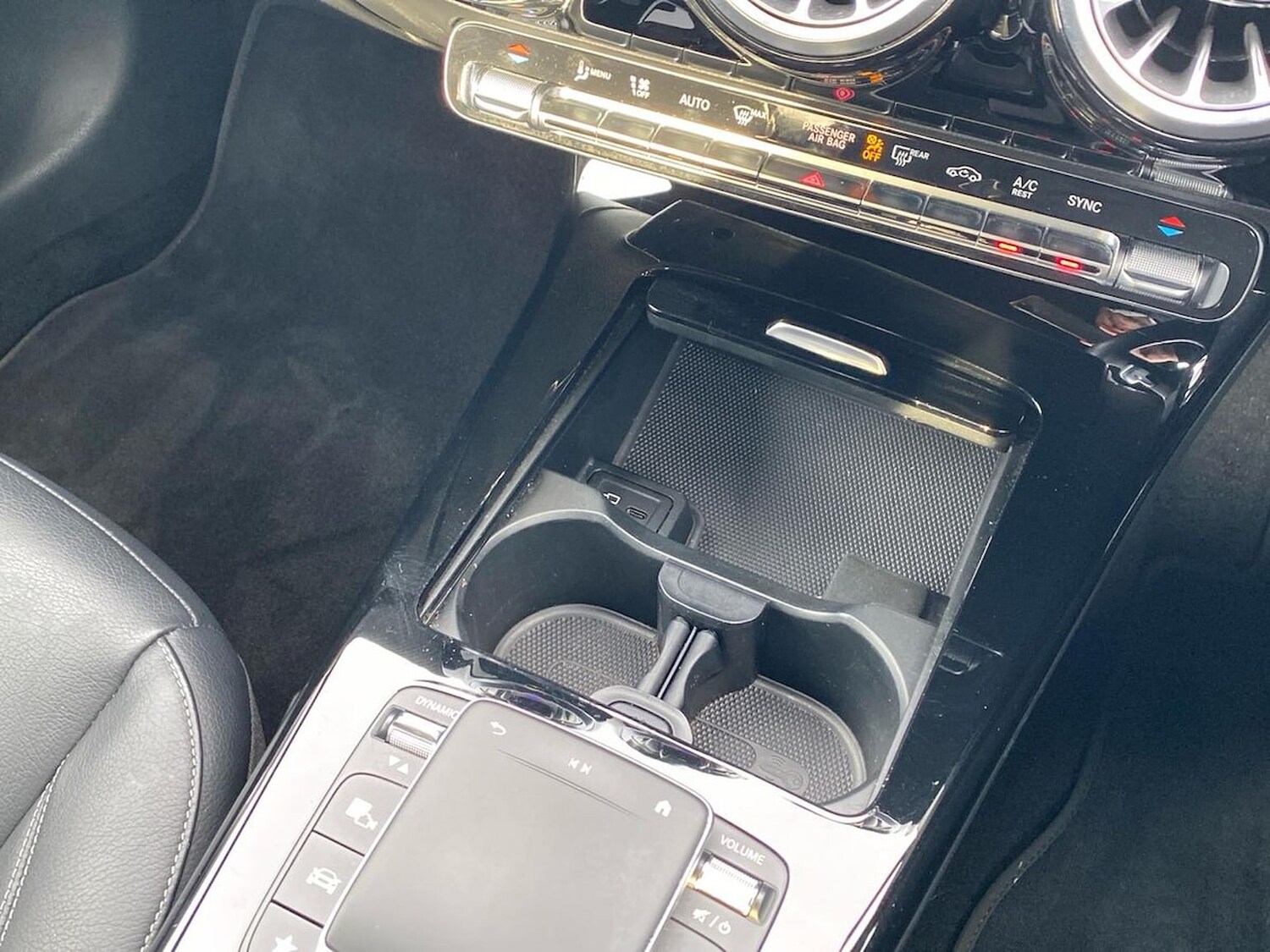 Used Mercedes-Benz CLA 2022 for sale - 76497335: Photo 32