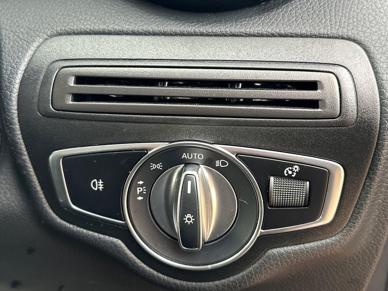 Used Mercedes-Benz GLC 2025 for sale - 76357850: Photo 22
